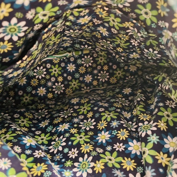 Vera Bradley - Daisy Daisy Print - Picture 4 of 5